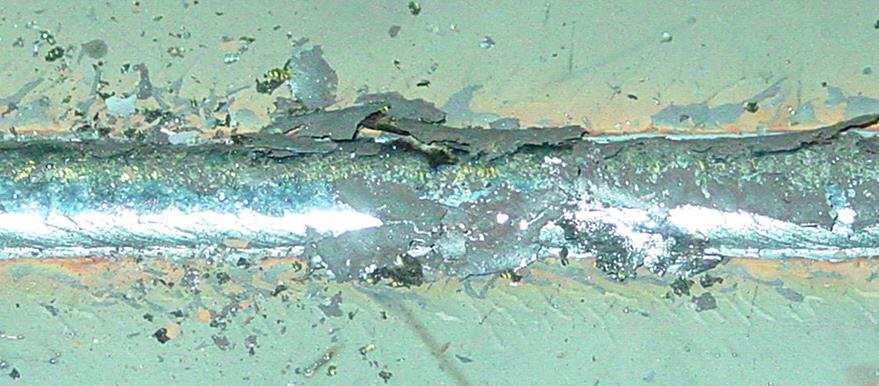 スラグ剥離性に優れる「DS1C」のビード写真