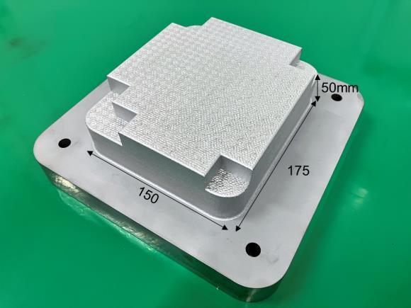 LTXTM420 を用いた模擬型造形例（予熱温度：120℃）